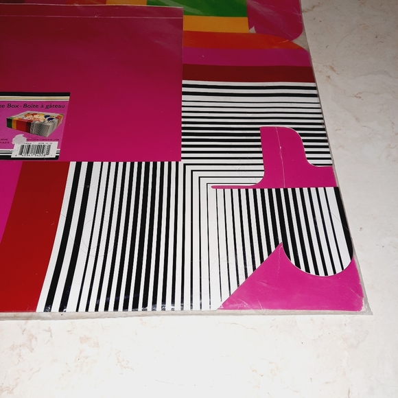 Rainbow Black & White Stripe Bakery Cake Window Box French Bull - Picture 5 of 13